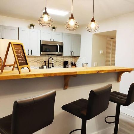 Venice Beach Within 5 Min Drive, Near The Tennis Courts And Park, Sleeps 5 노코미스 외부 사진