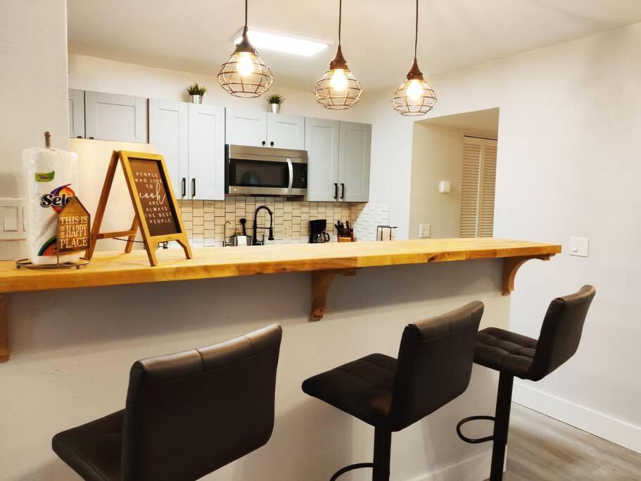 Venice Beach Within 5 Min Drive, Near The Tennis Courts And Park, Sleeps 5 노코미스 외부 사진