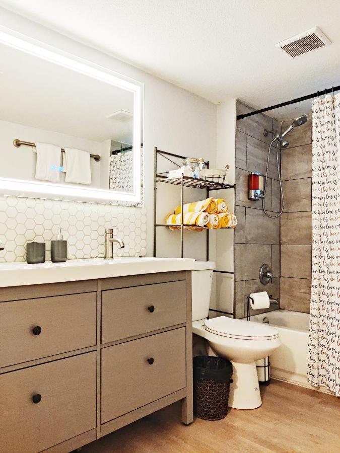 Venice Beach Within 5 Min Drive, Near The Tennis Courts And Park, Sleeps 5 노코미스 외부 사진